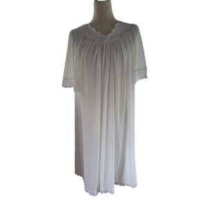 ShadowLine Long Gown Medium Silky Nylon Lace Trim Embroidered Pink Rose Buds USA